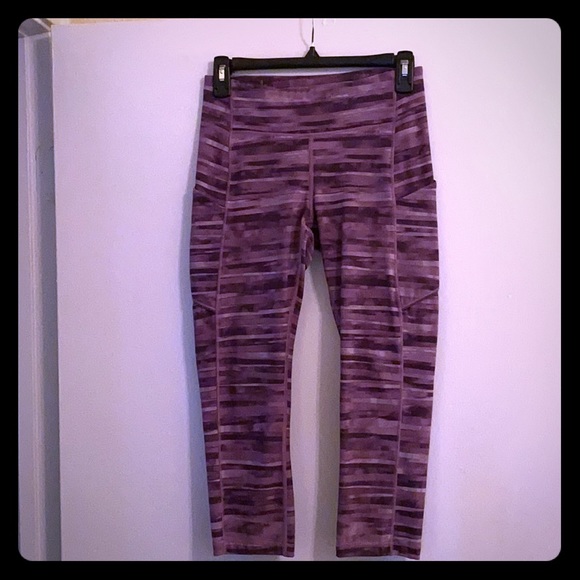 Lululemon Crops - Picture 1 of 6